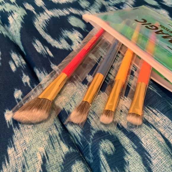 Luna Magic 4 Piece Eye Blend It Girl Set - Picture 2 of 2